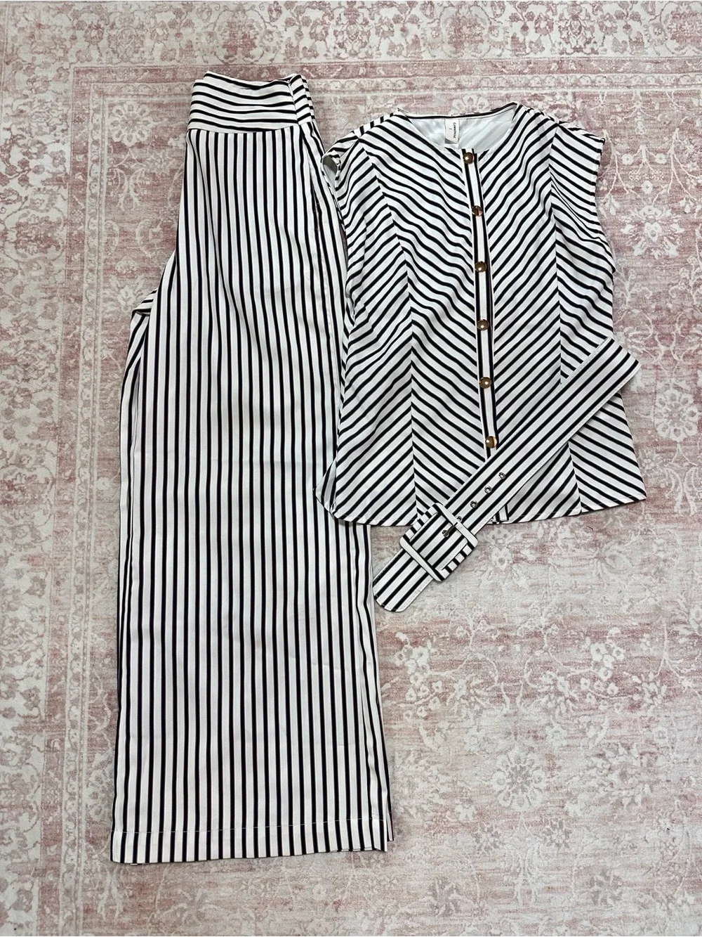 Commense 🖤 SET Striped Belted Top & Pants - Picture 4 of 16